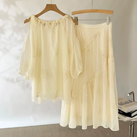 小西装;半身裙;女式衬衫