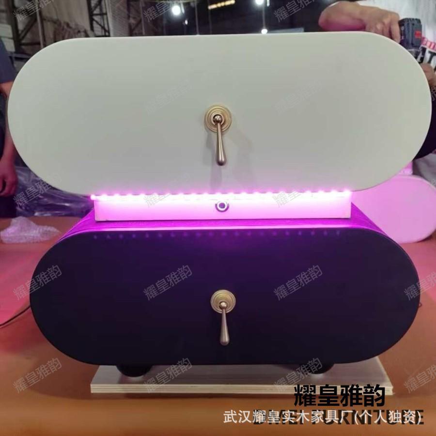 센서 조명을 추가하고 캐비닛 색상을 주문할 때 참고하세요.