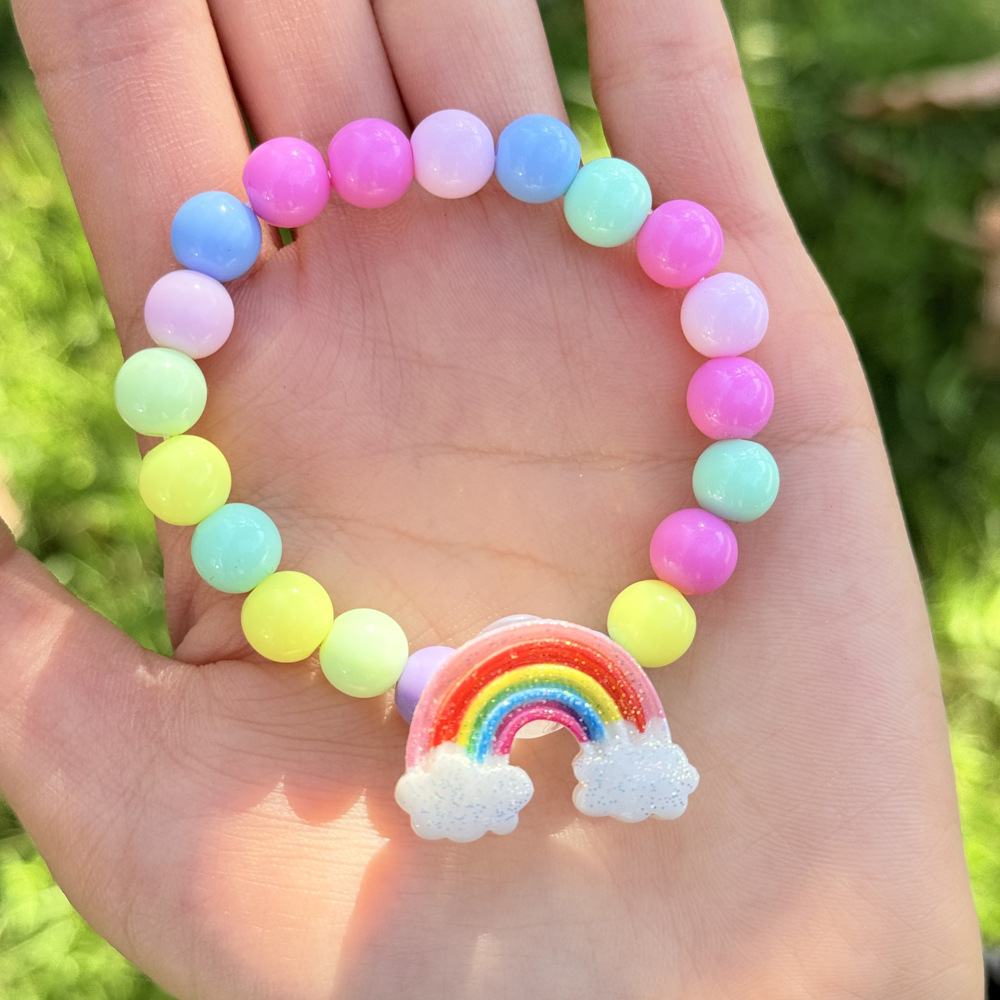 Pulseras infantiles coloridas con cuentas y varios colgantes de dibujos animados, accesorios de alta calidad y exquisitos para niñas, regalos de cumpleaños, productos al por mayor.
