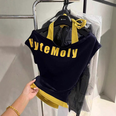 2025 夏の新韓国スタイルスリムホルターネック偽ツーピースファッションデザインオフショルダーレタープリント半袖 Tシャツ女性のための
