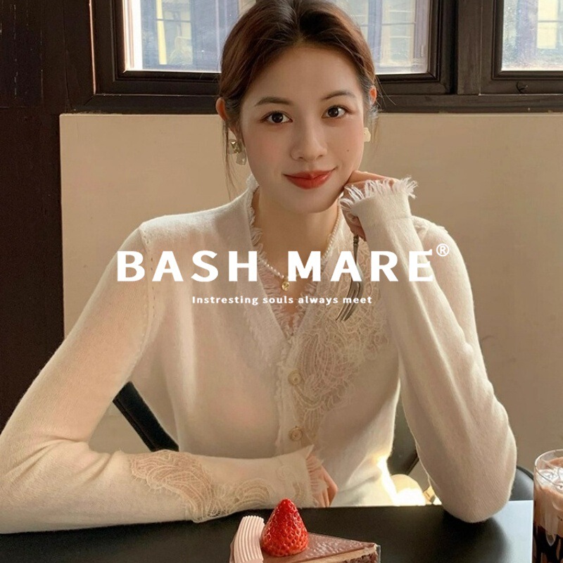 BASH MARE法式初秋温柔气质蕾丝拼接长袖针织上衣短款内搭V领毛衣|undefined