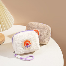 软萌毛绒卡通可爱动漫刺绣化妆包包女爱心小熊零钱包手腕包手拿包