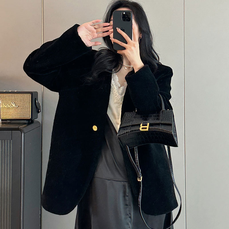 Wool Fur V Neck Black Lamb Hair Sheared Suit Outwear for Women 2025 Autumn and Winter Fur One-Piece Outwear
