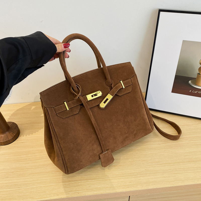 2026 Winter New Textured Tote Bag, Fashionable Casual Retro Bag, Personalized Trendy Women's Shoulder Crossbody Bag 2026 Winter New Textured Tote Bag, Fashionable Casual Retro Bag, Personalized Trendy Women's Shoulder Crossbody Bag