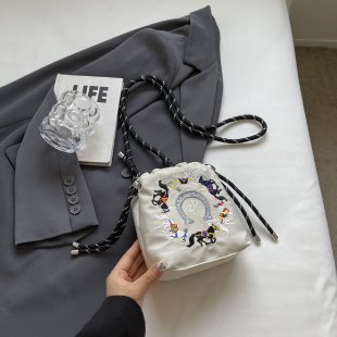 Te traemos nuevas tendencias, bolsos de moda