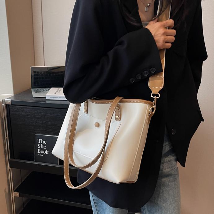Bolso bandolera transfronterizo de gran capacidad más vendido para mujer 2025 nuevo bolso de alta gama de cercanías bolso de hombro simple image 3