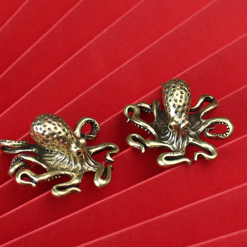 Handmade brass solid octopus tea pet creative boutique can raise eight square meters to make money pure copper tea ceremony tea set parts