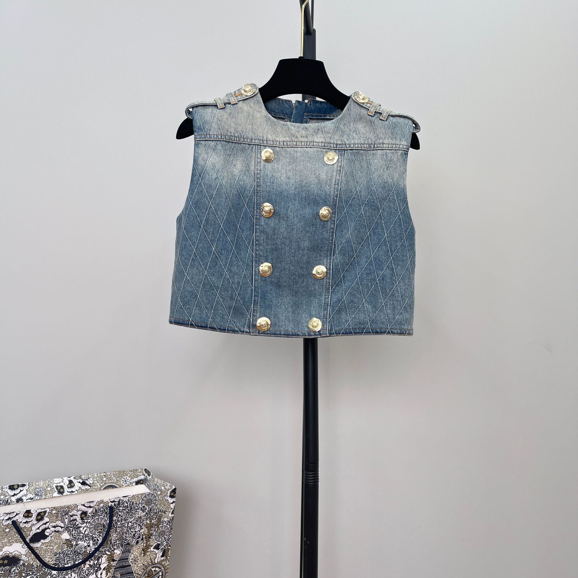 Double-Row Large Gold Buckle Pullover Retro Washed Denim Vest Vest Female Star's Same Style Summer New Sleeveless Top
