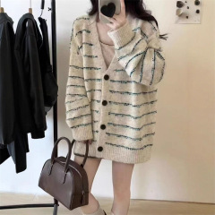 大码女装上衣V领显瘦条纹宽松毛衣女秋季慵懒风针织外套秋装开衫