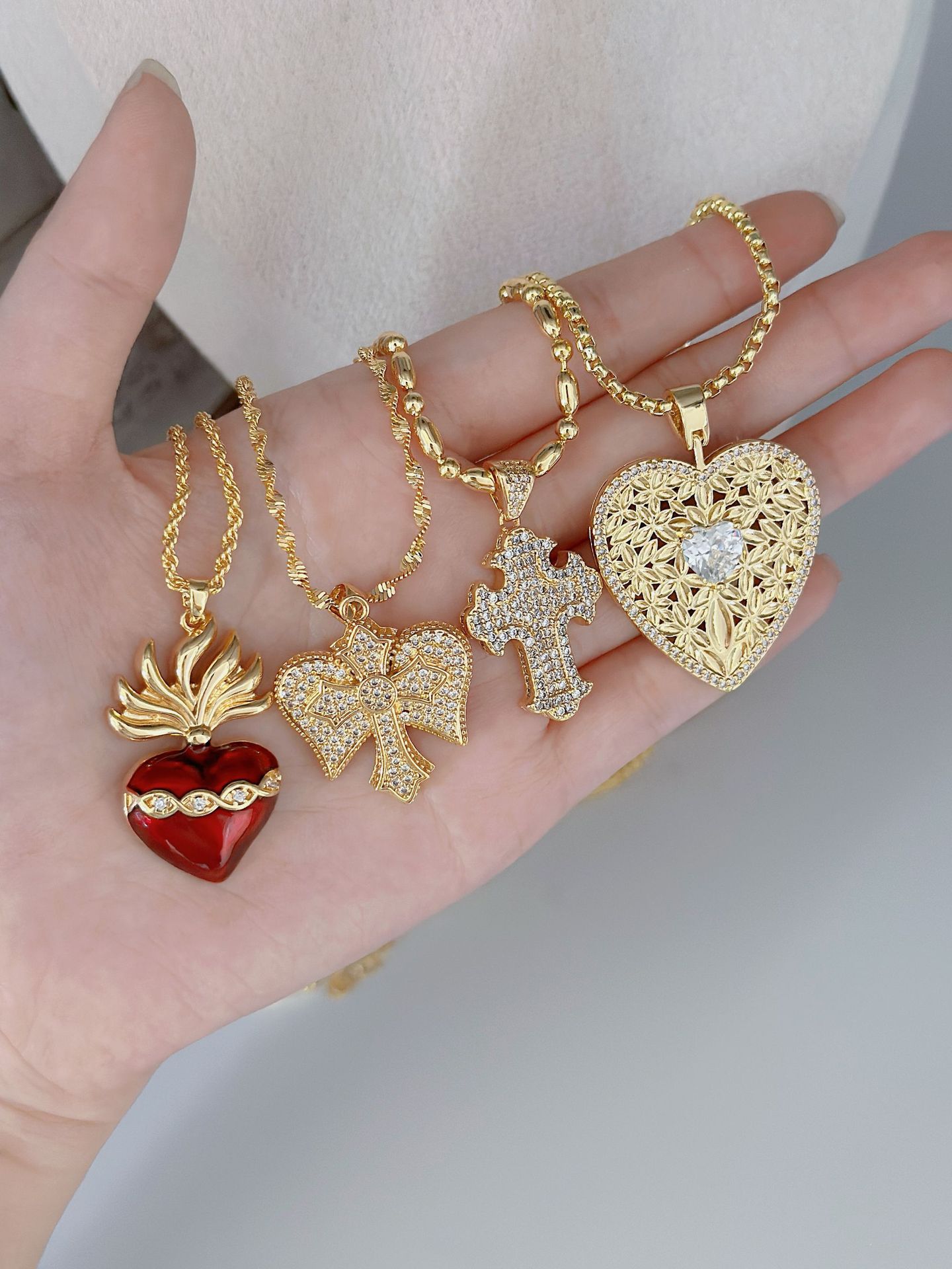 Copper Material Cross, Heart Shape Pattern Copper Plating Cross Heart Shape Pendant Necklace