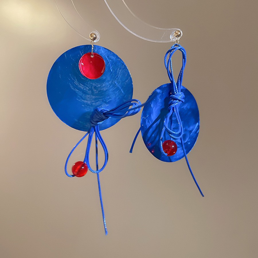 Pendientes de borla de concha geométrica redonda, estilo de vacaciones junto al mar, gancho para la oreja, pendientes de todo fósforo de moda, sentido de clase alta de nicho