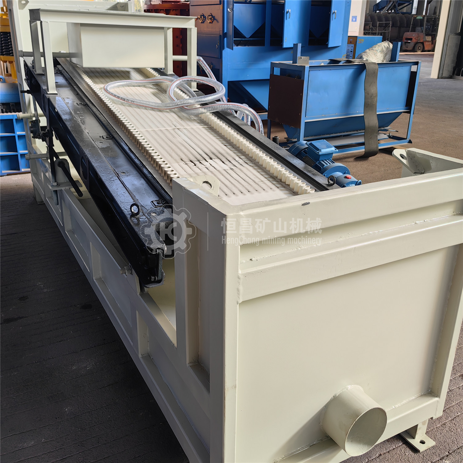 新型平板磁选机 高梯度湿式磁选床 石英砂褐铁氧化铁矿用14000gs