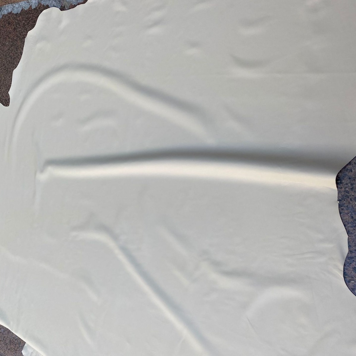 头层牛皮，沙发皮，箱包皮，奶白色