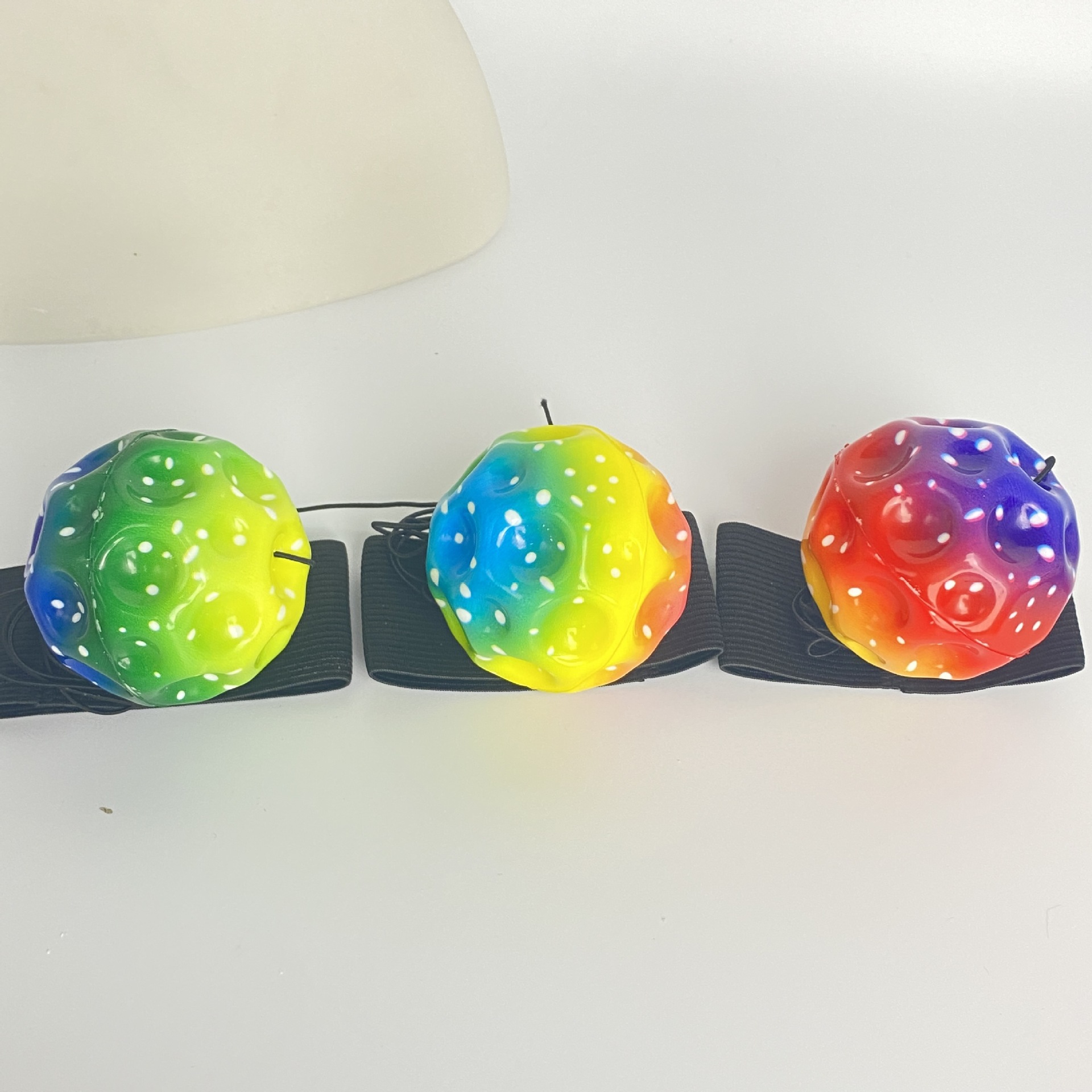 손목끈 구멍볼 [눈부신 컬러]