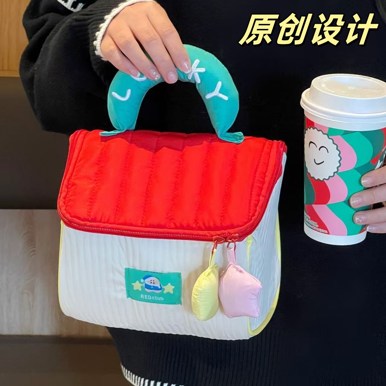 Handheld cute capacious cosmetic bag for traveling to go out