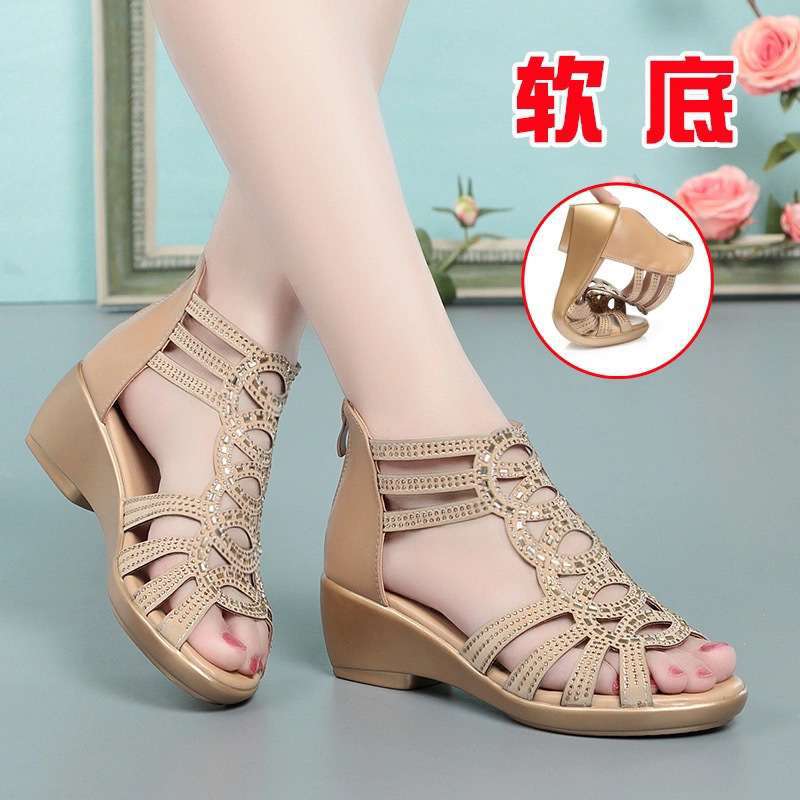 Sandalias romanas de cuero genuino, verano para mujer 2025, nuevos zapatos de madre de suela blanda, sandalias de mujer de uso exterior de moda, zapatos de mujer de cuña