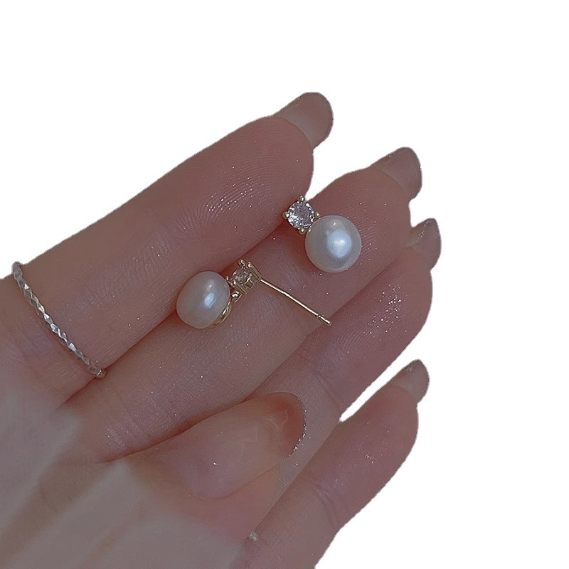 Pendientes de botón con perlas y circonitas para mujer_voghion.com
