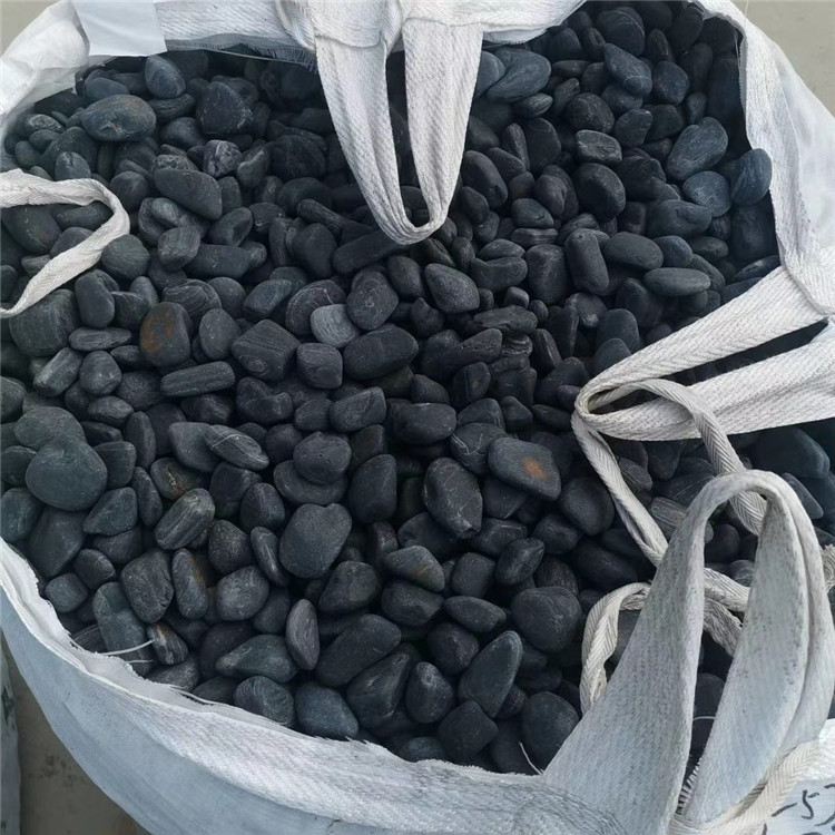 黑色鹅卵石别墅小区景观装饰用抛光鹅卵石排水沟树坑用黑色鹅卵石