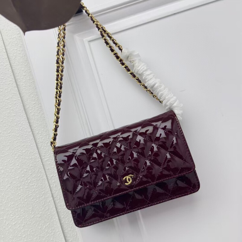 25 new xiangfeng patent leather 2woc fortune bag retro temperament chain card bag fashionable street ladies bag