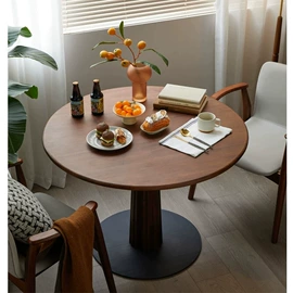 餐椅;实木床;床头柜