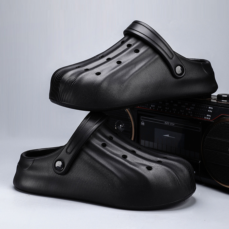 Zapatos de pareja para hombres de verano nuevos zapatos casuales de mujer EVA moda versátil zapatillas de cabeza de bolsa para usar zapatillas de playa frías