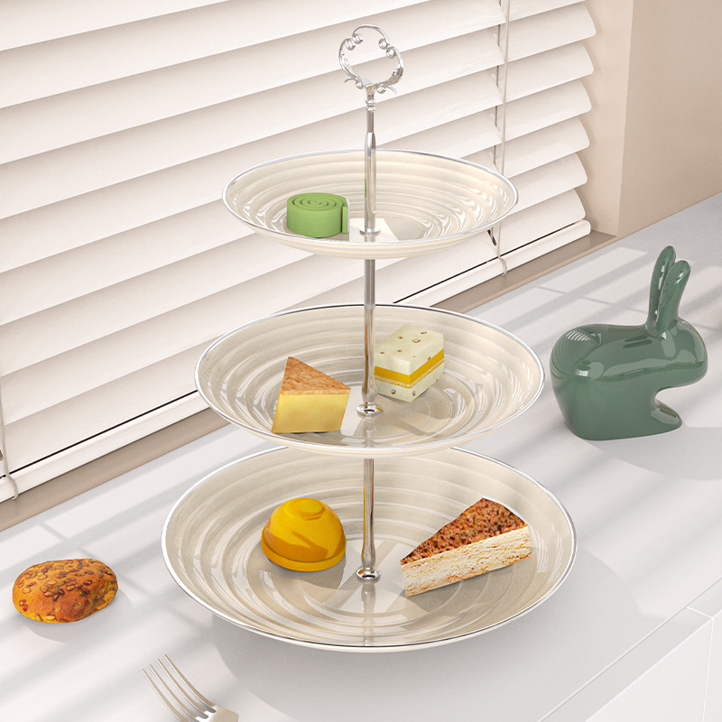 Pasteles de lujo ligero multicapa bandeja de frutas de banquete de alojamiento snack para bandeja de frutas bandeja de pasteles