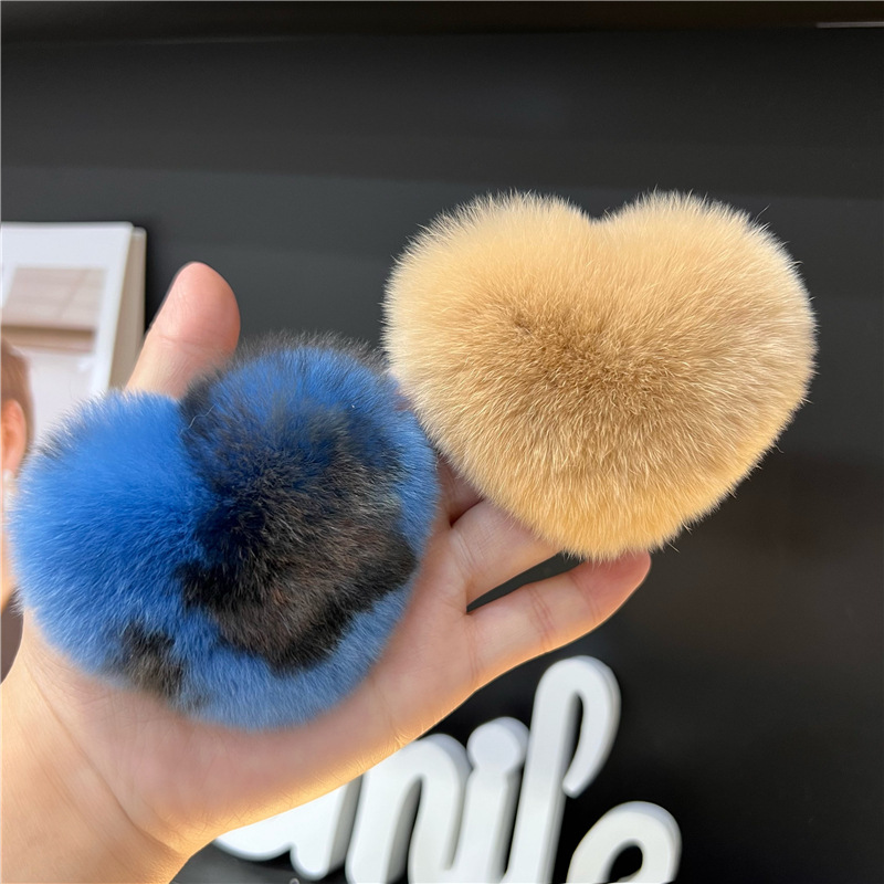 Women's Cute Simple Style Heart Shape Rabbit Fur Hair Clip display picture 5