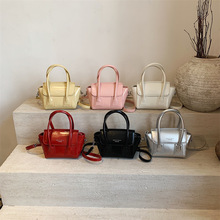 С���߼��м�ɫ�������Ů2025�ļ����аٴ��ϰ�ͨ�چμ�б�����