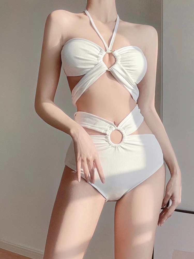 Correa blanca sexy bikini baño mujer tres puntos spa coreano in pequeño pecho vacaciones celebridad en línea