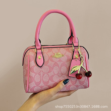 ���Qޢ�ҏ͹Ų�ʿ�DŮ�����^����������Ғ���r�Іμ�б���bags