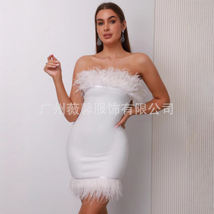 �W������վ�r��Ů�bҹ��һ�ּ�ë�q�Ը�Ĩ���������μ����B��ȹ