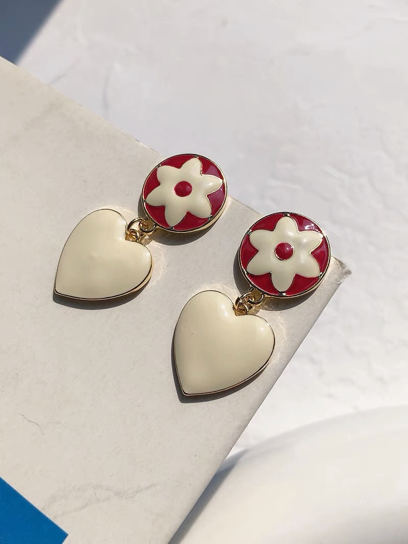 Vintage Style Heart Shape Alloy Enamel Earrings display picture 5