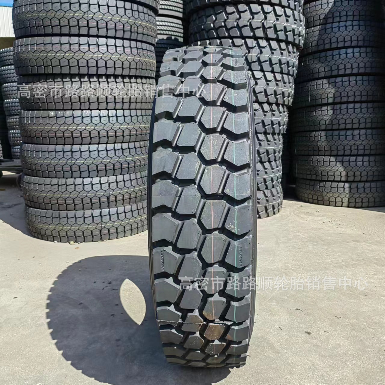 前四后八自卸车中短途货拖车驱动轮胎13R22.5 12R22.5 12.00R20