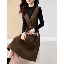 时尚背带连衣裙套装女2022春季简约气质背带裙+打底衫两件套套装