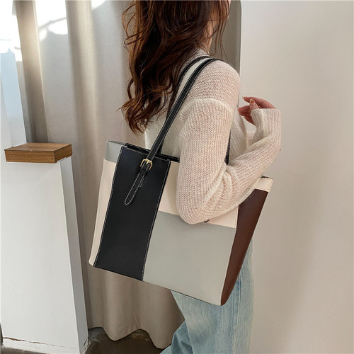 New Korean style contrasting color large-capacity tote bag women's fashionable outing portable shopping bag women's bag fashionable shoulder bag