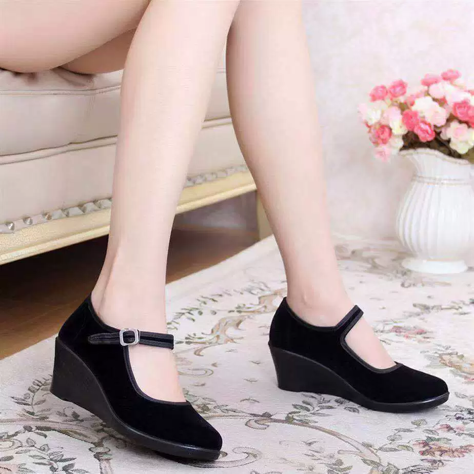 Старые пекинские черные бархатные женские тканевые туфли на танкетке, танцевальные туфли на высоком каблуке для среднего и пожилого возраста, рабочие туфли на среднем каблуке, повседневная обувь для мам.