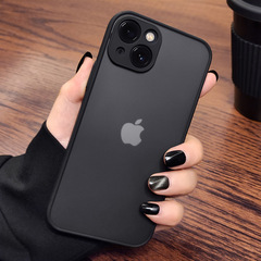 iPhone17/16、Apple 15promax、肌触りの良い14plus、つや消し精密穴あき13用保護ケースに適用