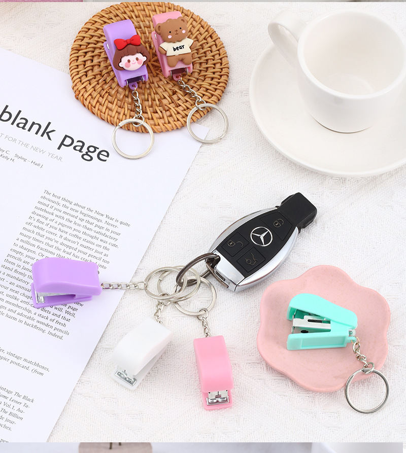 35g Weight Stapler Stationery Type Cute Cartoon Mini Student Stapler Keychain
