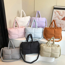 2024跨境新款秋冬菱格托特包泡芙夹棉毛绒包充棉单肩包羽绒手提包