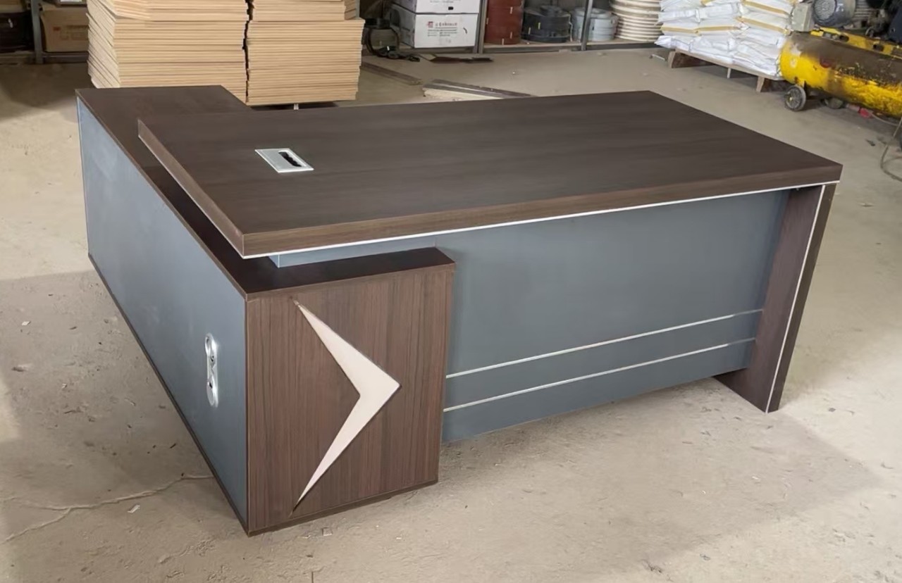 沈阳总裁桌主管经理桌老板办公桌椅组合现代简约大班台办公家具