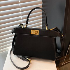 女性のためのハイエンドニッチバッグ 2025 新しい対外貿易レディースバッグファッションクロスボーダーロックハンドヘルドショルダークロスボディバッグ
