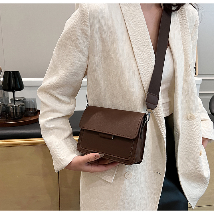 198g Weight Synthetic Leather Lining Material Sewing Thread Fashion Element Flip Cover Closure Type Single Shoulder Strap Strap Type Square Bag Bags Type Casual Occasion Pu Leather Material Solid Color Pattern All Seasons Season Women's Gender Classic Style Style Square Shape Women's Pu Leather Solid Color Classic Style Sewing Thread Square Flip Cover Square Bag 22