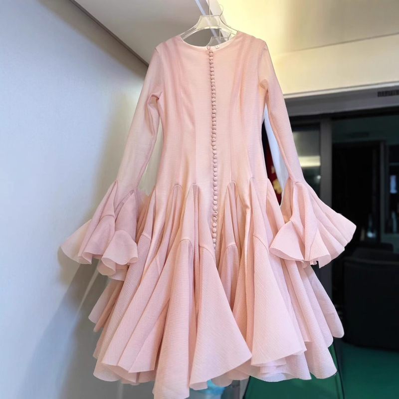 2025 Vietnamese Designer Long Buttoned Long-Sleeved Dress with Petals Superimposed on Geometric Cut Slim Fit and Gentle Style for Women
