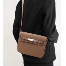 真皮复古女包高级感百搭腋下包通勤邮差包大容量单肩斜挎包女