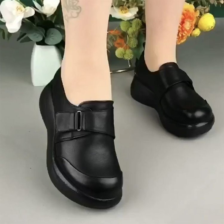 Zapatos de chef primavera para mujer zapatos de trabajo de cocina negros impermeables a prueba de aceite de primavera de suela gruesa nuevos zapatos de cuero de cocina trasera