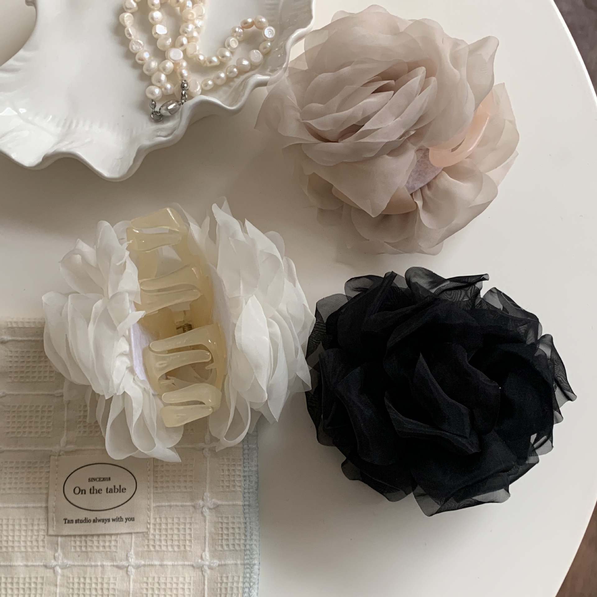 All Seasons Season Retro Classic Style Women's Flower Cloth Hair Claws