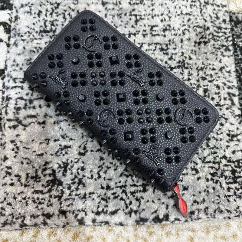 CL new red-soled studded long wallet, women's European and American punk style clutch, available in multiple colors, fashionable zippered coin purse