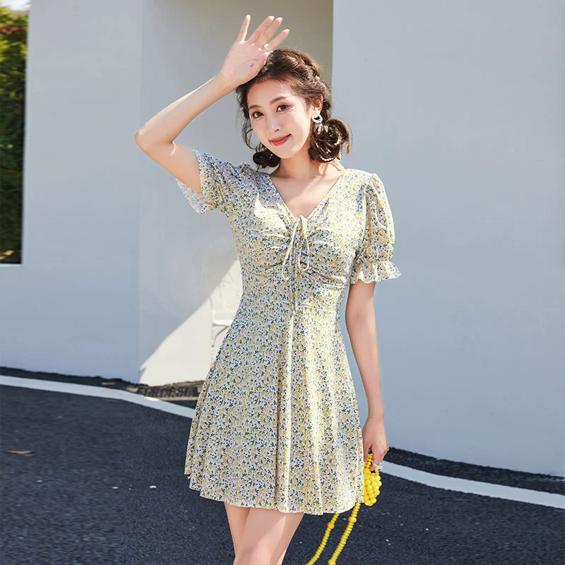 Очень молодой купальник, Женский консервативный цветочный узкий купальник во французском стиле, покрывающий живот, маленький свежий студенческий цельный купальник