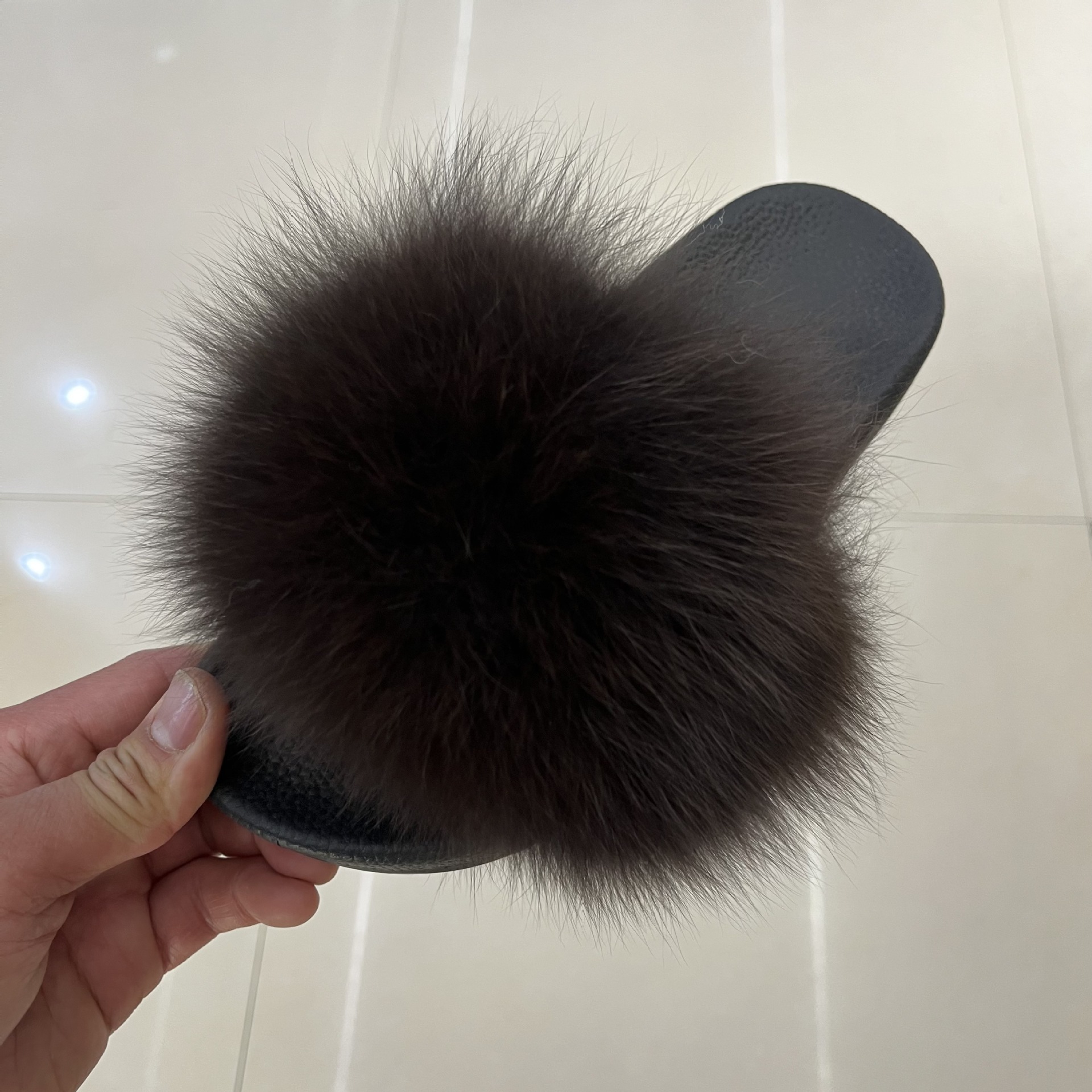 Zapatillas de pelo de zorro de moda damas una zapatilla de piel casera para usar zapatos de playa casuales zapatillas de piso plano