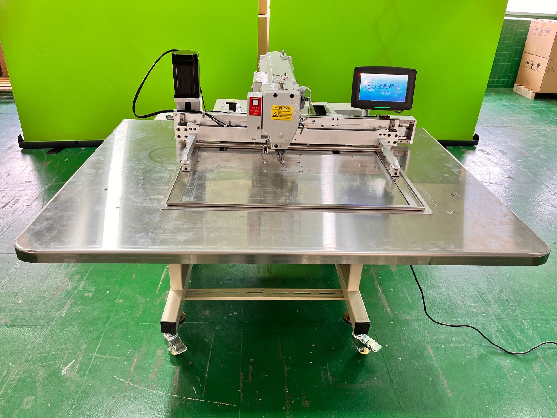 Máquina de patrones de computadora de la marca LVBU insignia de cuero marca registrada máquina de patrones máquina de coser industrial